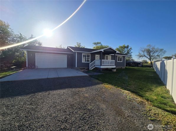 106 Robles Court, Wapato, WA 98951