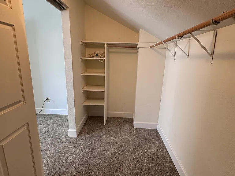 52 Elizabeth Ct — Photo 14