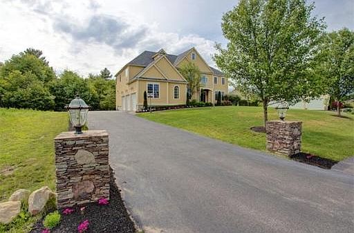3rd image of 7 Lullaby Ln