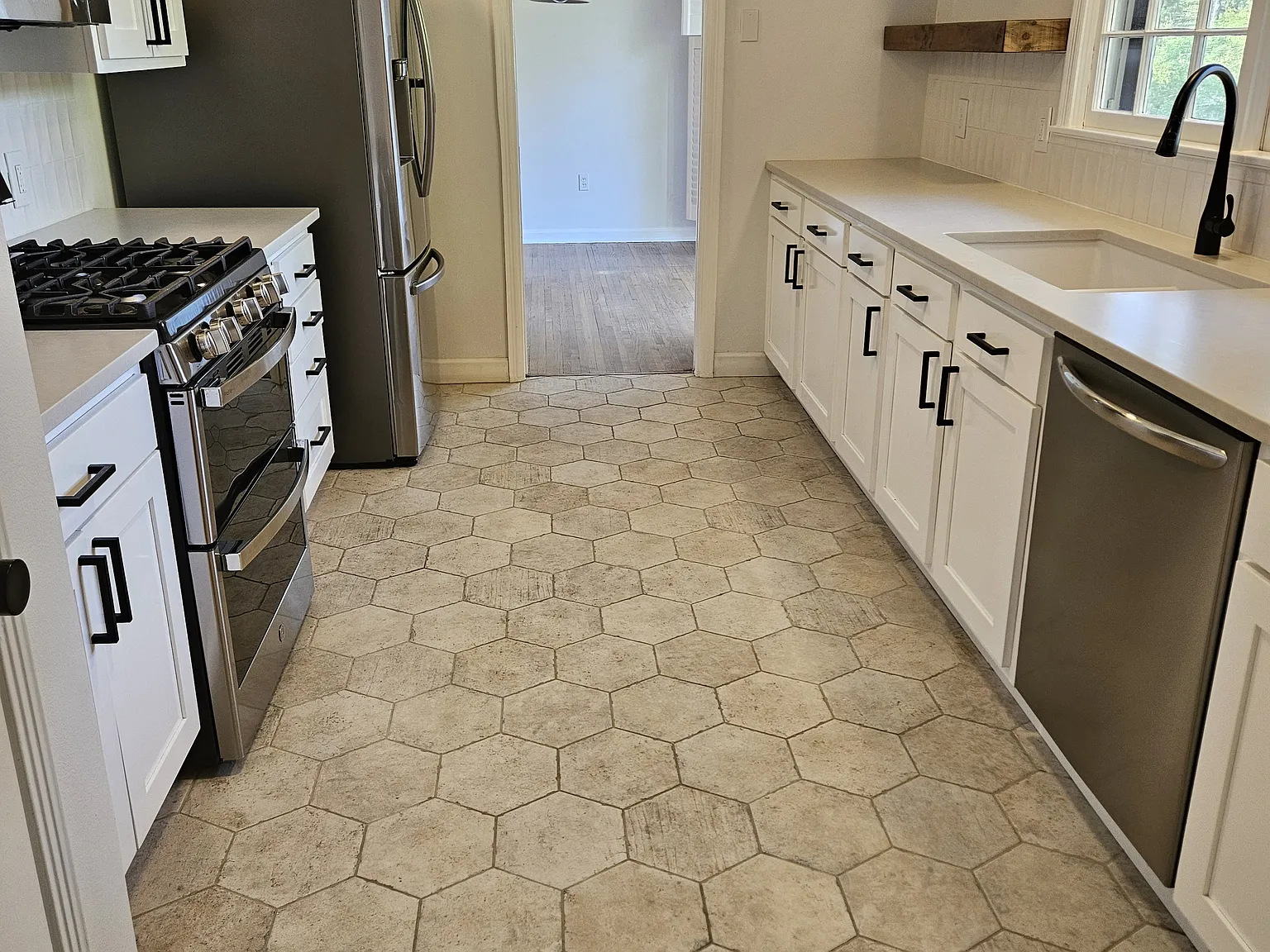 3 bed, 3297 sqft, $2,800 — Photo 4