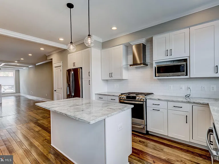 715 S Conkling St — Photo 12