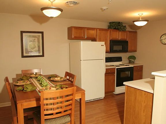4th image of 1100 Waterside Way #9344eaaf1