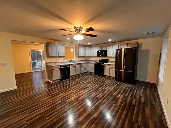 4th image of 86 Main St #2