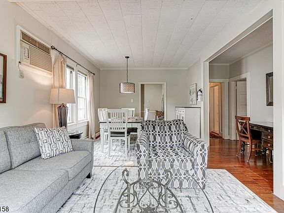 5th image of 34 Fairview Ave Floor 1