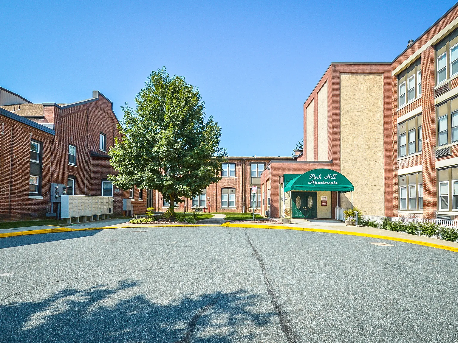 Park Hill Apartments — Photo 2