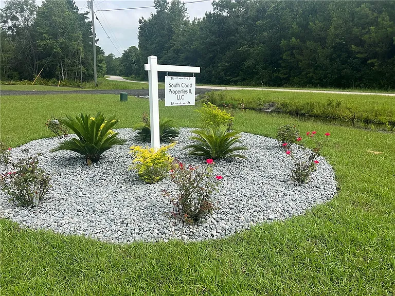 1518 Swamp Rd SE — Photo 2