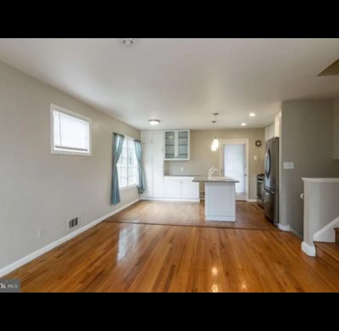 3 bed, 1268 sqft, $2,400 — Photo 4