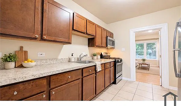 2 bed, 1000 sqft, $1,595 — Photo 1