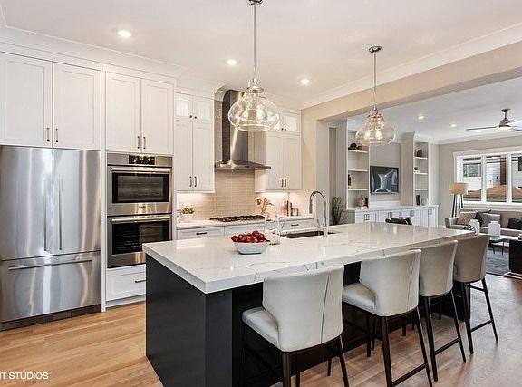 4th image of 2751 W Lawrence Ave #1W