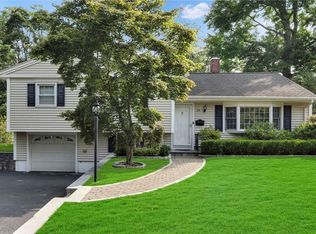 29 Whittier St, Hartsdale, NY 10530