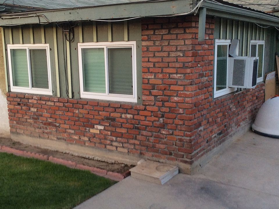 Brick Family Room (AC)