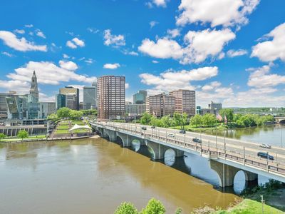 235 East River Drive APT 704, East Hartford, CT, 06108