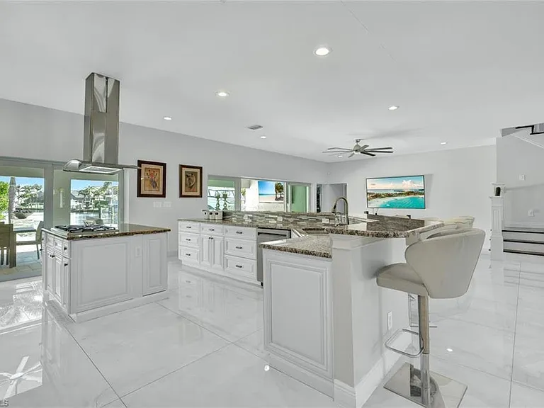 6448 Griffin Blvd — Photo 12