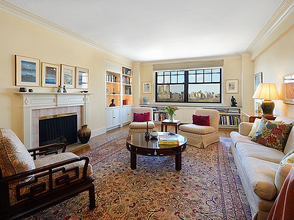 2nd image of 965 5th Ave APT 15B