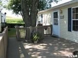 43 Country Club Rd W, Northampton, PA 18067