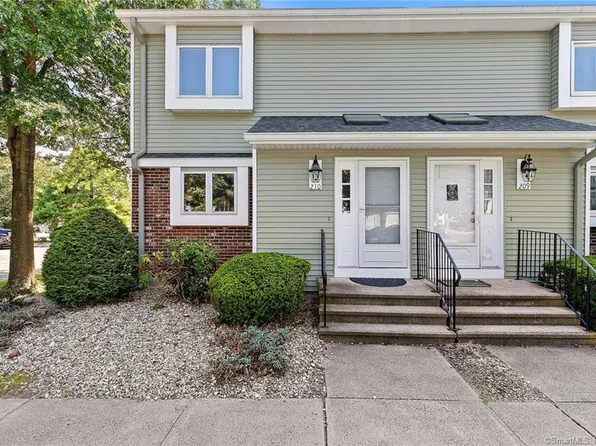 210 Sandstone Drive #210, South Windsor, CT 06074