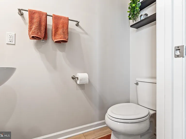7709 Presidential Pkwy — Photo 14