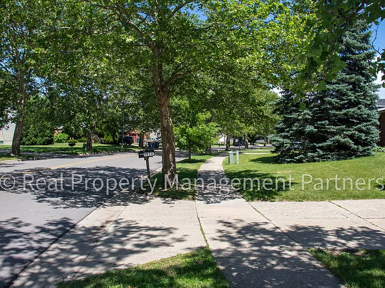 3920 Camelot Dr SE — Photo 25
