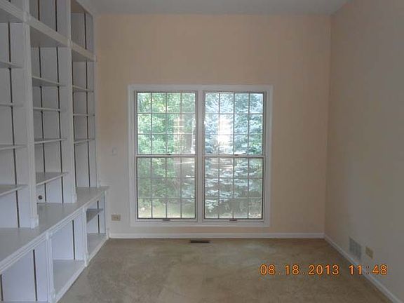 5th image of 329 W Hampshire Dr