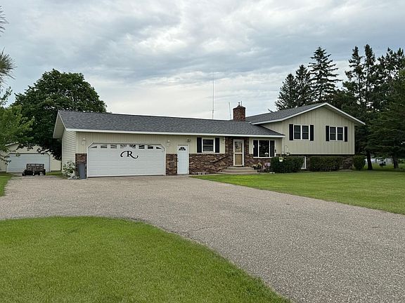2nd image of 31044 Acorn Lake Rd