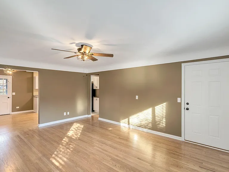 2886 Temple Ave — Photo 7
