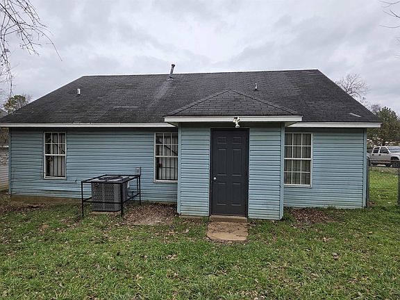 3rd image of 2505 Durham Dr