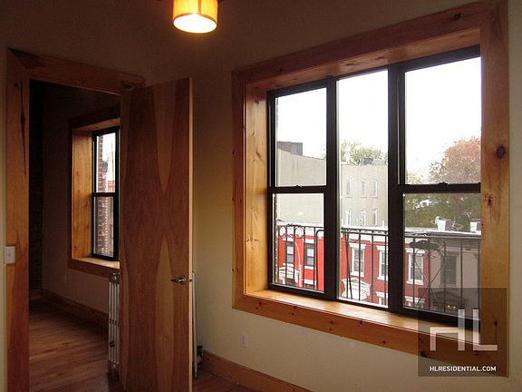 3rd image of 246 Bainbridge St APT 7