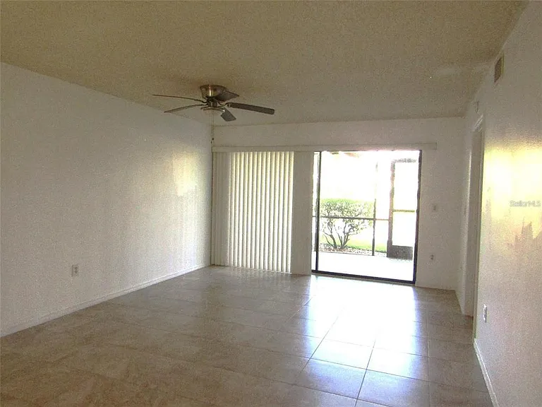 4434 Weybridge St #81 — Photo 13