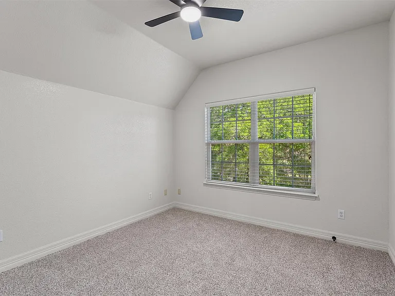 312 Country Club Dr — Photo 22