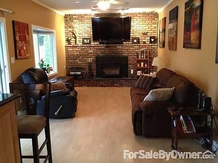 4th image of 17 Colgate Dr