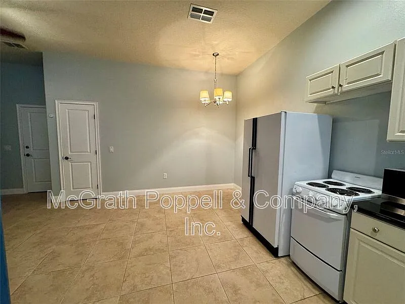 1 bed, 1.0 bath, $1,400 — Photo 3