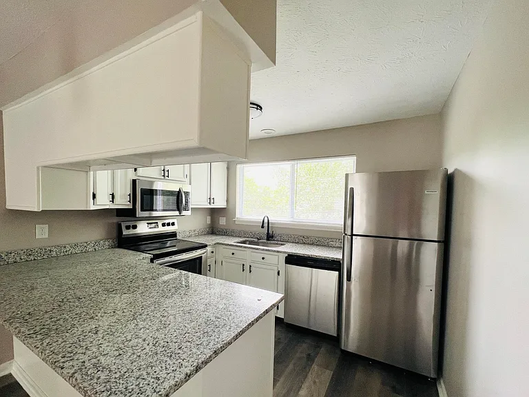2824 Snow Rd — Photo 5