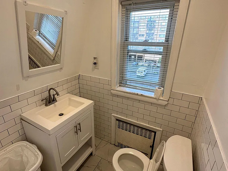160 Bergen Ave — Photo 7