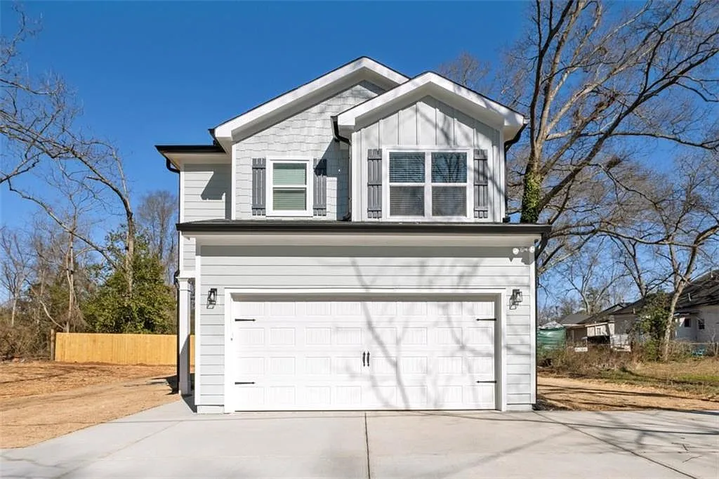 3 bed, 2.5 bath, 1559 sqft, $1,900 — Photo 1