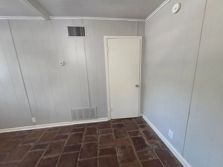 1717 N Locust St — Photo 8