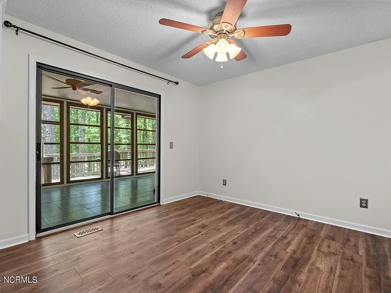618 Chelsea Dr — Photo 21
