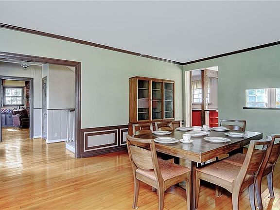 4th image of 1615 Walworth St