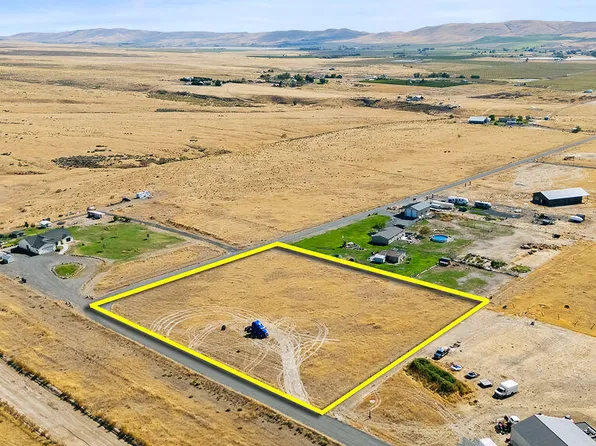 Nka Mieras Rd, Moxee, WA 98936