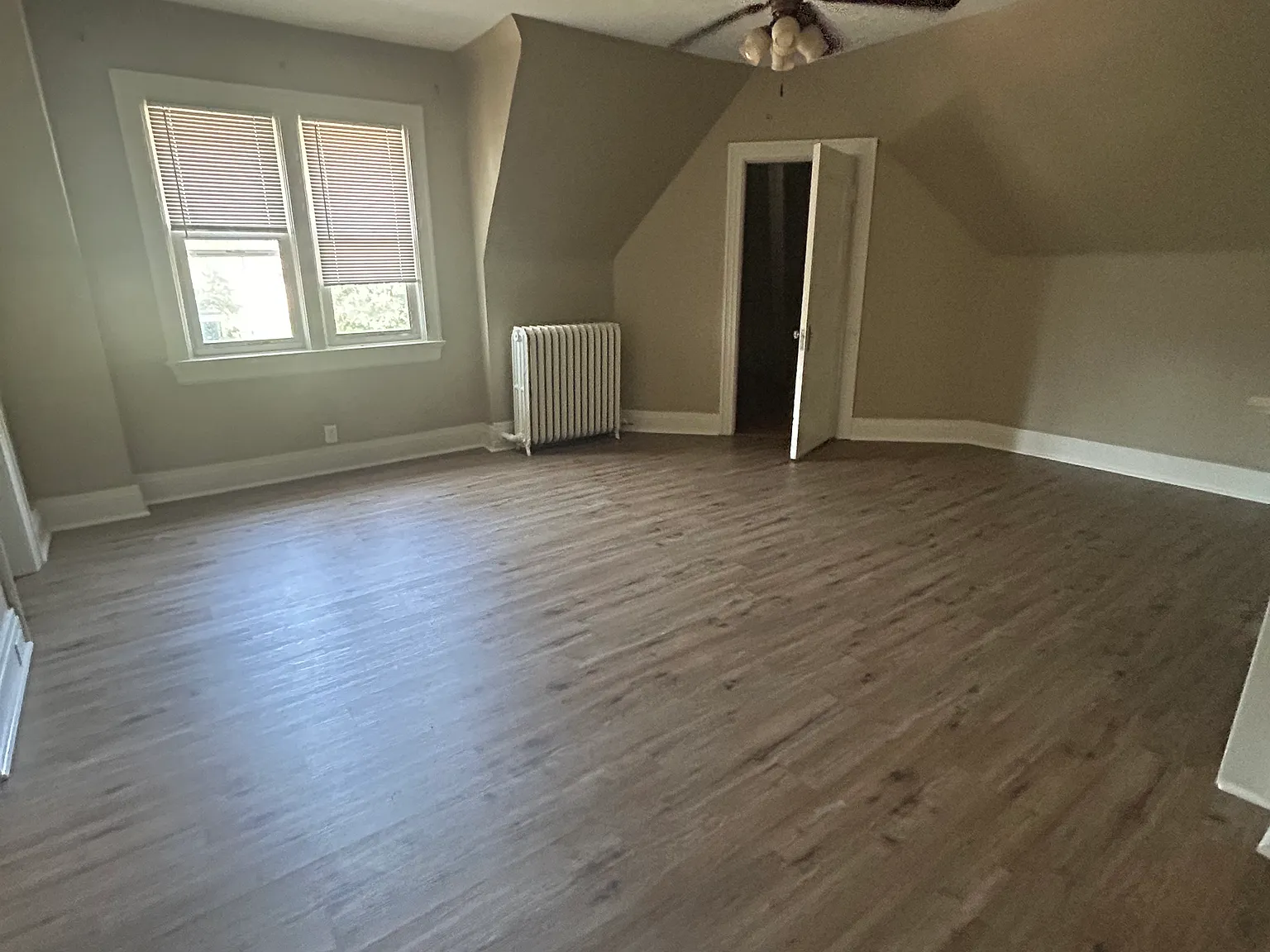 3 bed, $1,600 — Photo 4