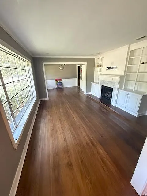 1002 Parkwood Pl — Photo 2