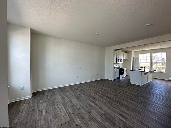 3rd image of 720 Mulligan Ct