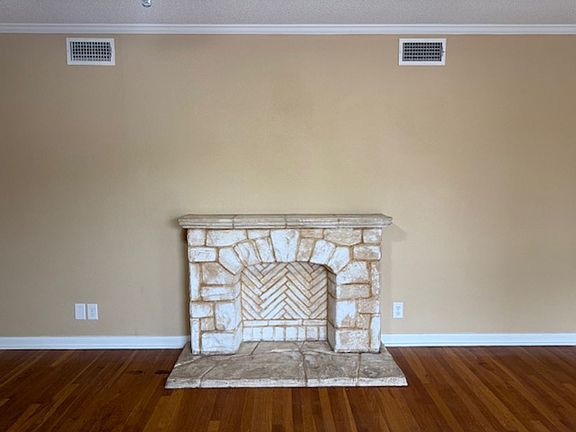 3rd image of 1826 Lincoln Dr