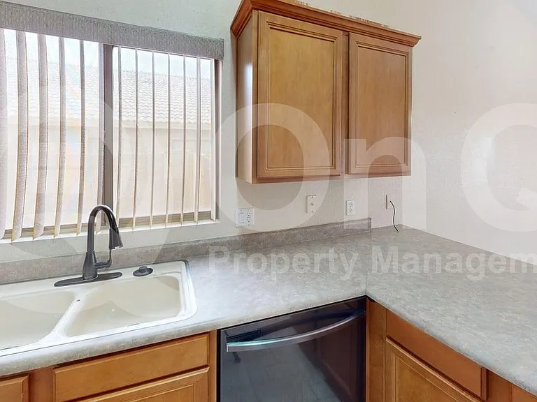 1710 E South Mountain Ave — Photo 7