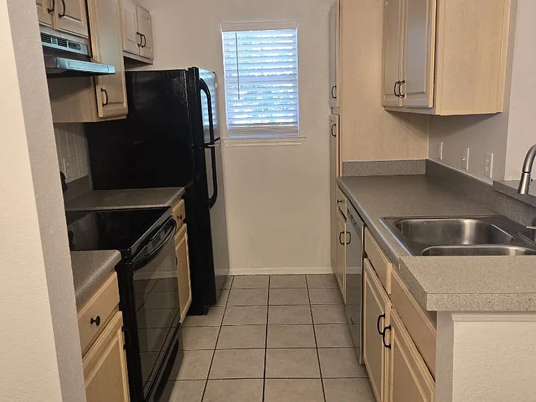 404 Summit Ridge Pl #208 — Photo 6
