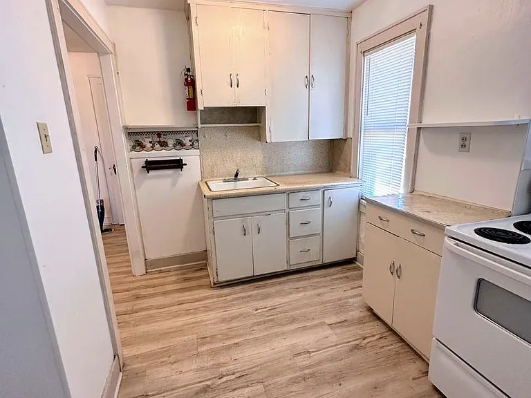 114 N Plum St. — Photo 6