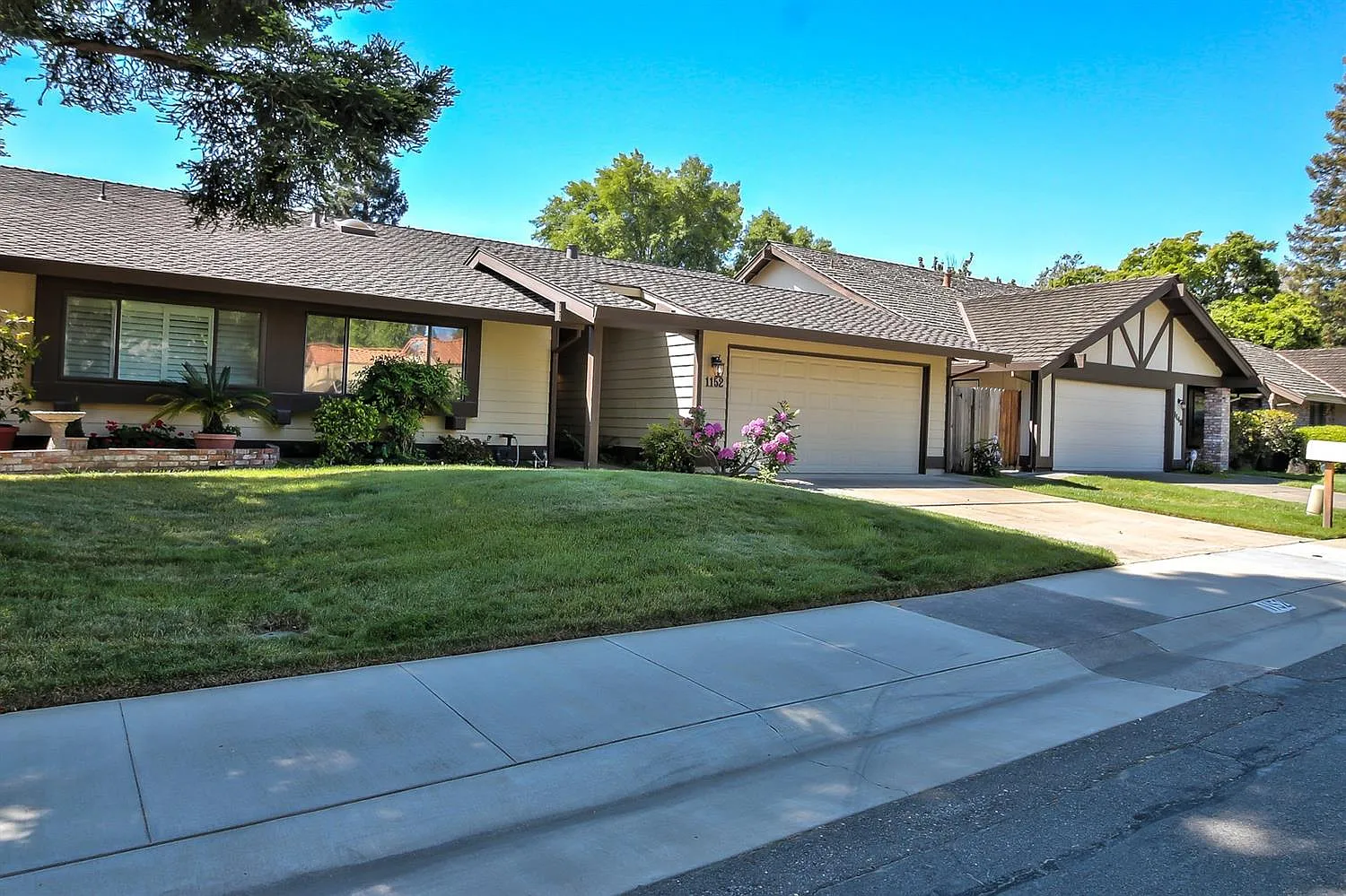 1152 Rose Tree Way photo 1