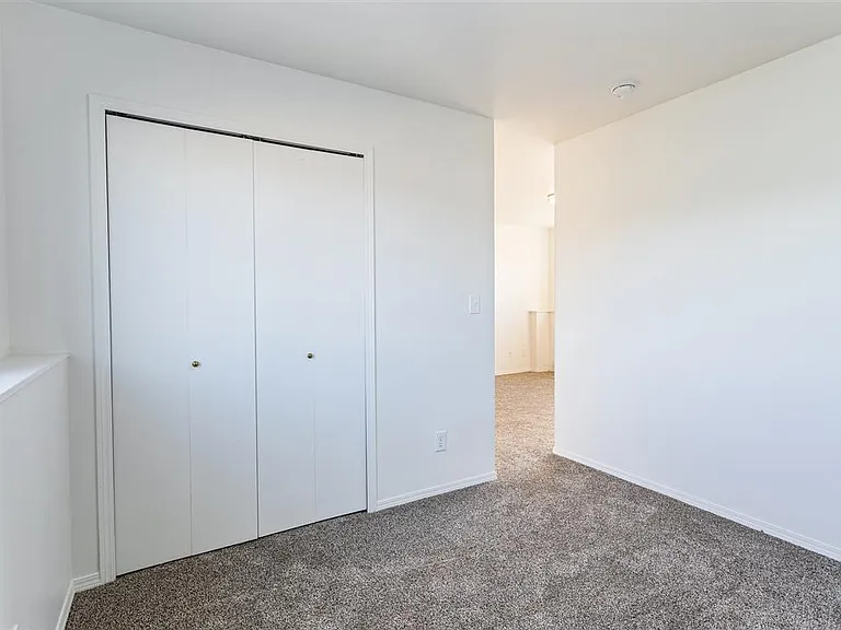 North Russell Apts-1650 N Russell — Photo 33