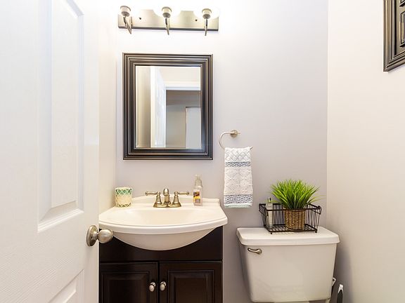 1/2 Bath