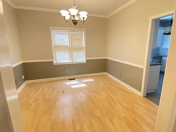 3rd image of 261 Conrad Cir