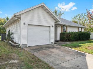 406 W Cline St, Aurora, MO 65605